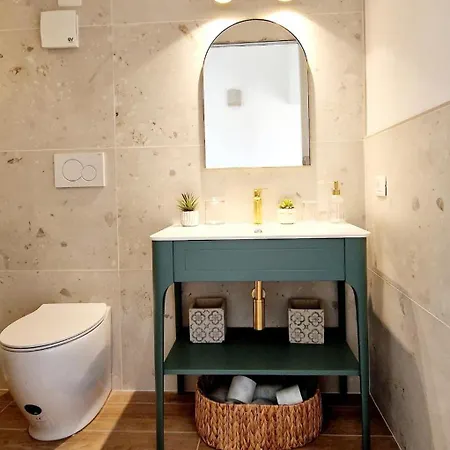 Apartamento Newly Renovated In Heart Of