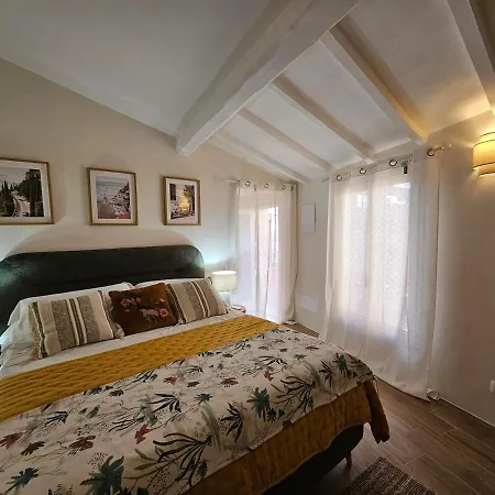 Newly Renovated In Heart Of Terricciola